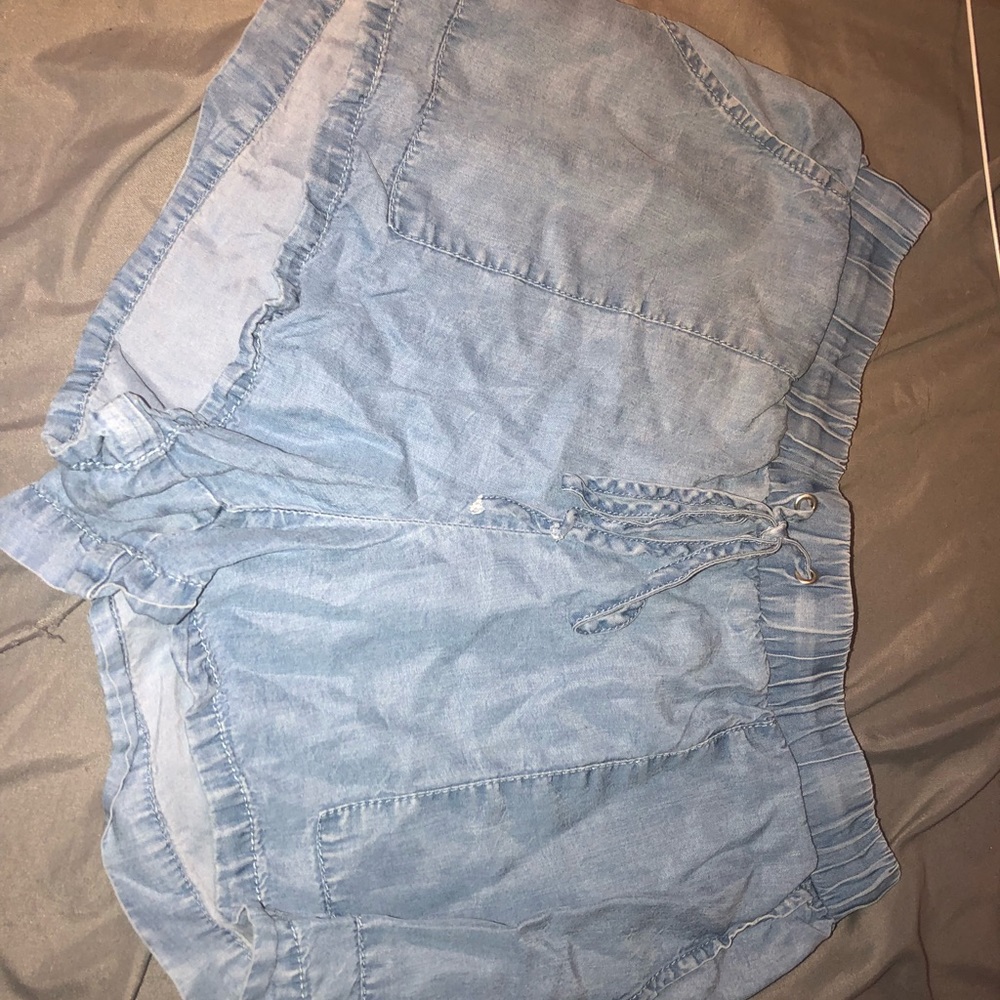 Loose shorts